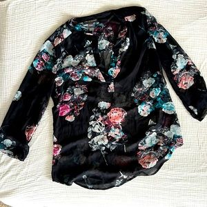 A Pea in the Pod brand Maternity shirt.